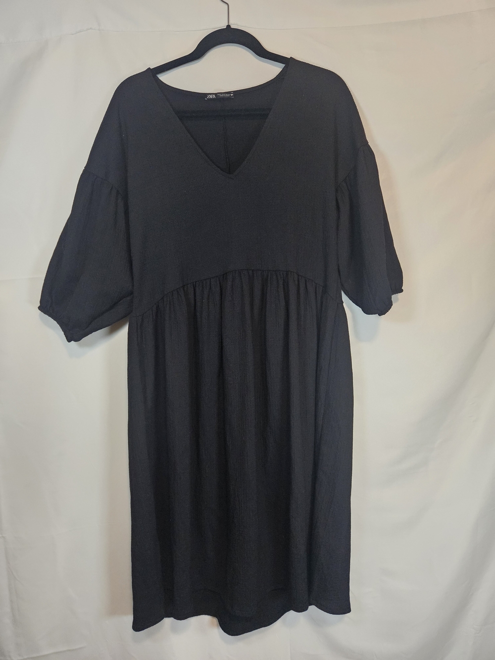 Zara Black V-Neck Midi Dress with Puff Sleeves and Gathered Waist